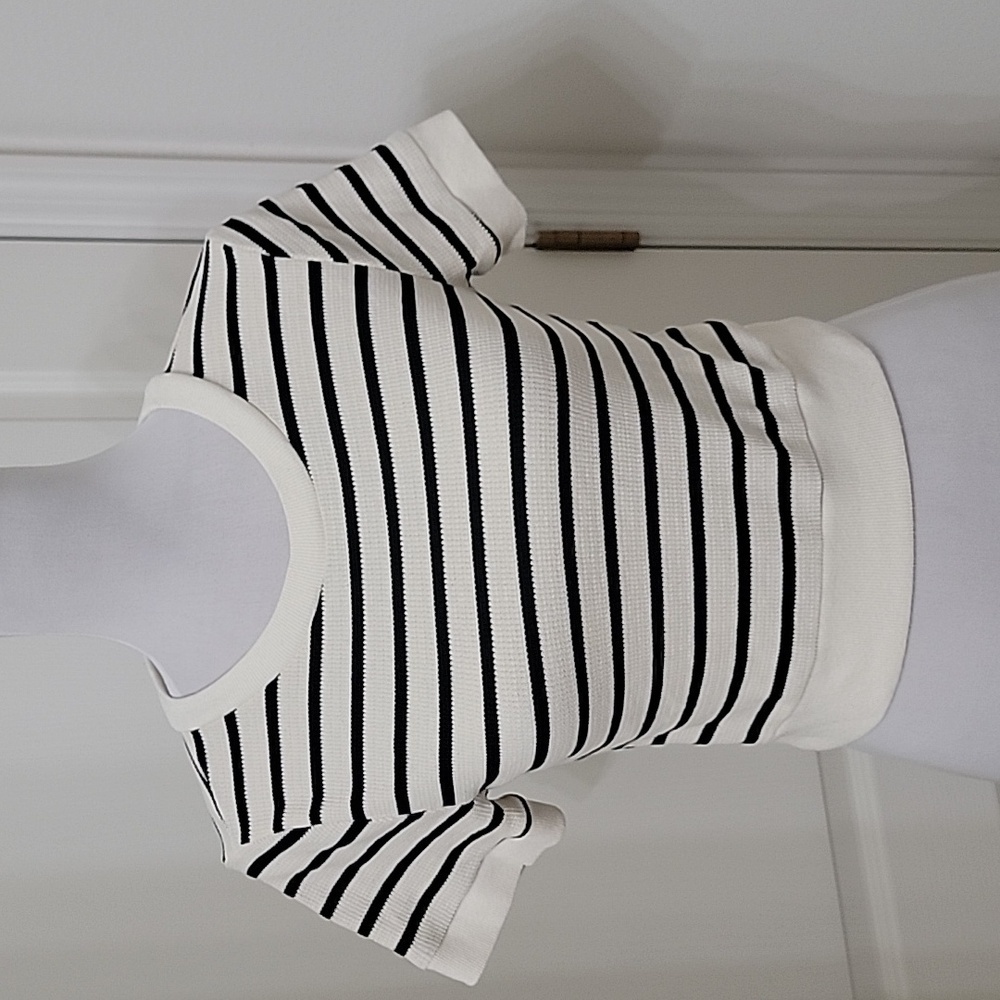 Atelier Size M Black and Ivory Striped Textured Short Sleeve Top, Exc. Used Cond
